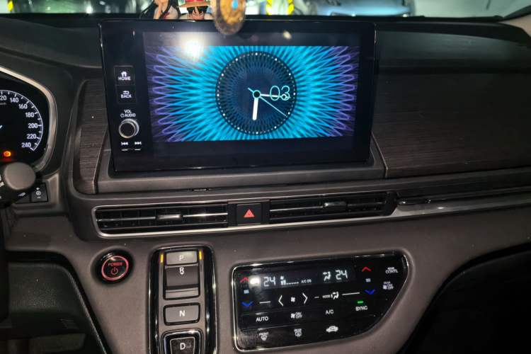 Used Honda Elysion 2022 2.0L eHEV Luxury First Edition Audio And AC Panel