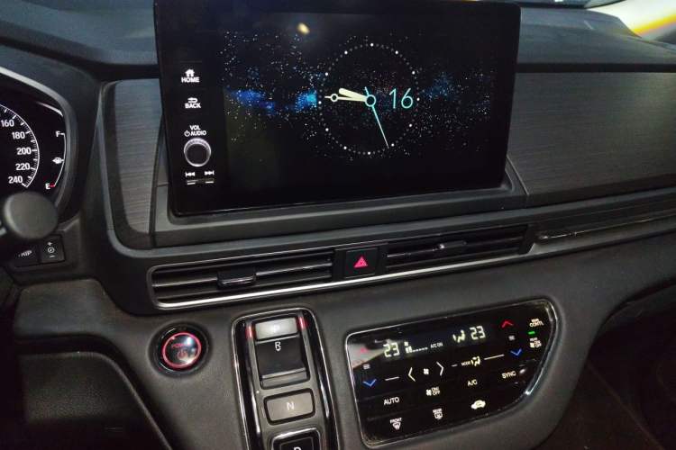 Used Honda Elysion 2022 2.0L eHEV Luxury First Edition Audio And AC Panel