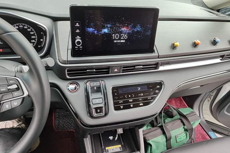 Used Honda Elysion 2022 2.0L eHEV Luxury First Edition Audio And AC Panel