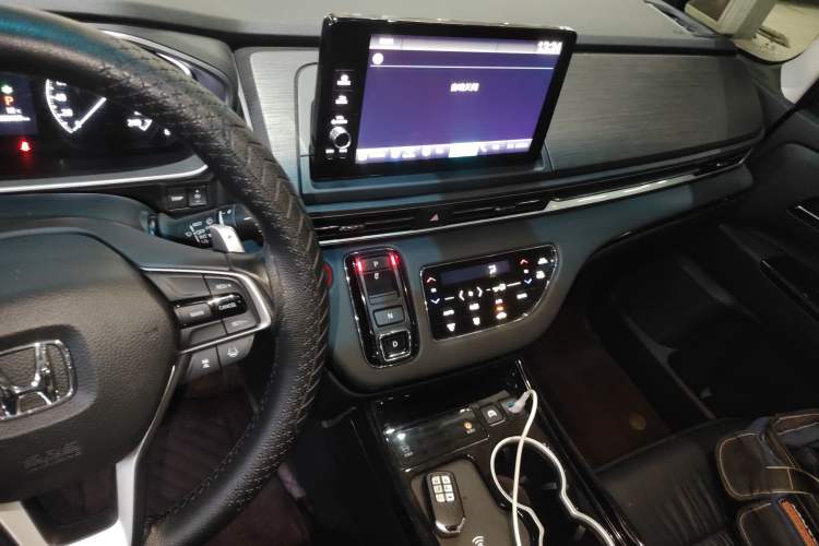Used Honda Elysion 2022 2.0L eHEV Luxury Edition Audio And AC Panel