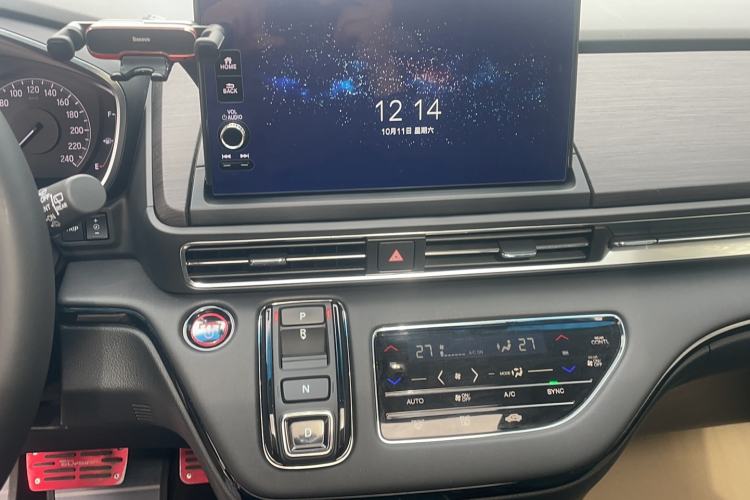 Used Honda Elysion 2022 2.0L eHEV Luxury Edition Audio And AC Panel
