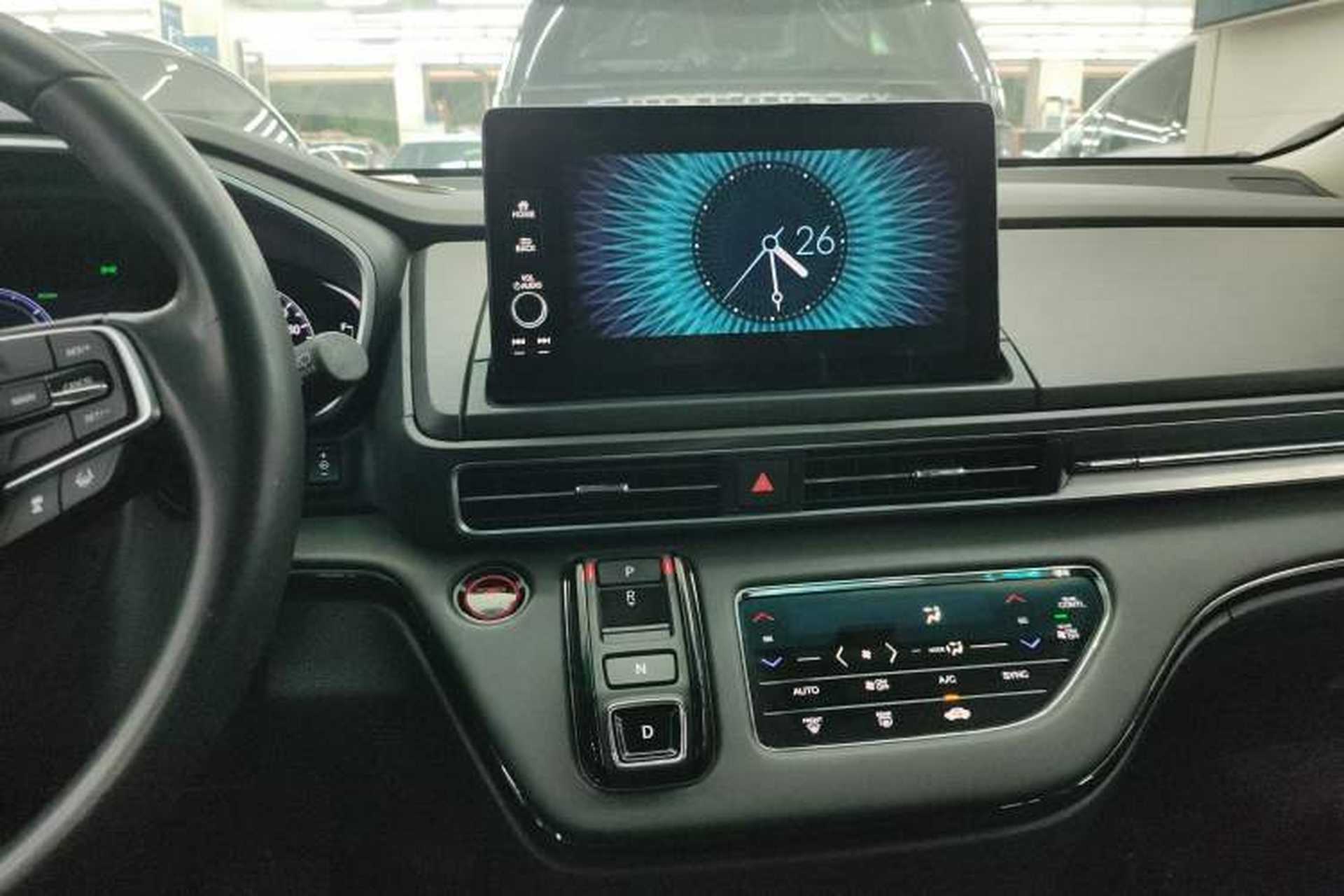 Used Honda Elysion 2022 2.0L eHEV Luxury First Edition Audio And AC Panel