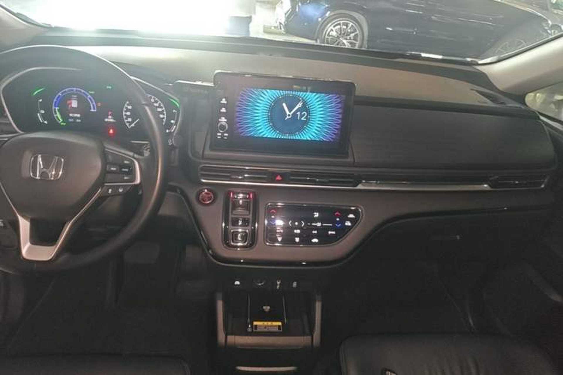 Used Honda Elysion 2022 2.0L eHEV Luxury Edition Audio And AC Panel