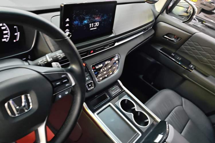 Used Honda Elysion 2022 2.0L eHEV Luxury Edition Audio And AC Panel