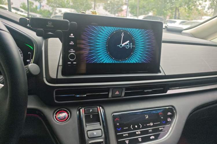 Used Honda Elysion 2022 2.0L eHEV Luxury First Edition Audio And AC Panel