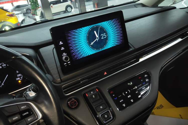 Used Honda Elysion 2022 2.0L eHEV Luxury Edition Audio And AC Panel