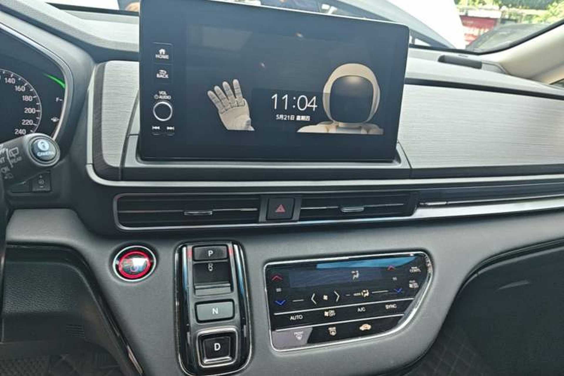 Used Honda Elysion 2022 2.0L eHEV Prestige Edition Audio And AC Panel