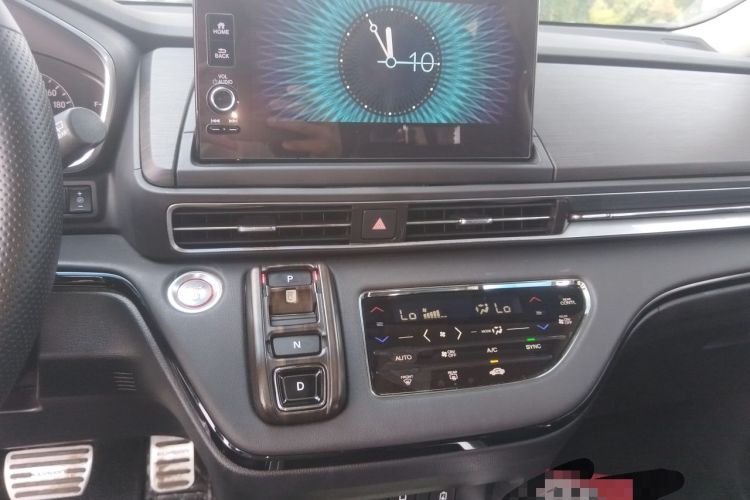 Used Honda Elysion 2022 2.0L eHEV Luxury Edition Audio And AC Panel
