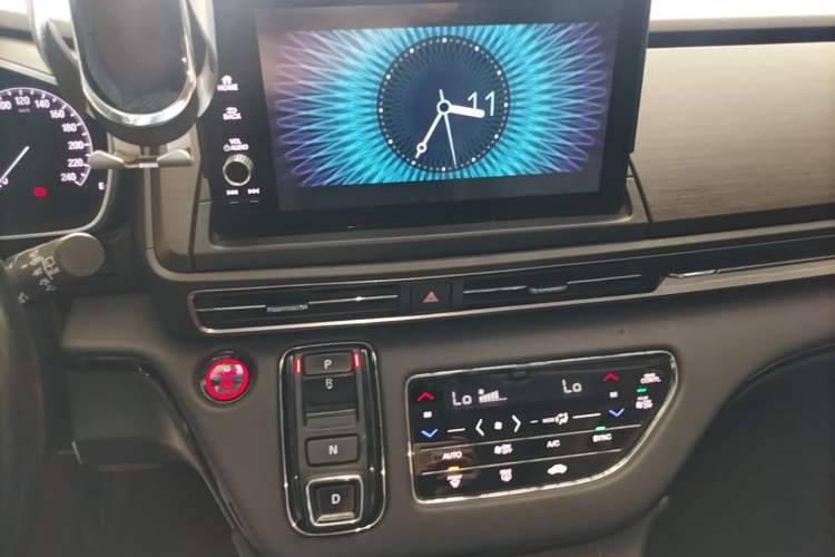 Used Honda Elysion 2022 2.0L eHEV Luxury First Edition Audio And AC Panel