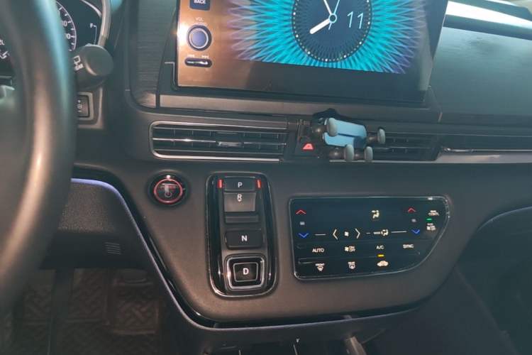 Used Honda Elysion 2022 2.0L eHEV Luxury First Edition Audio And AC Panel