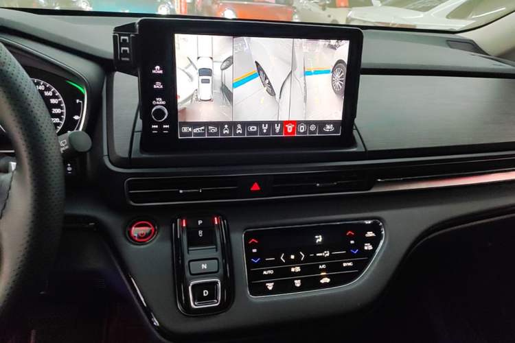 Used Honda Elysion 2022 2.0L eHEV Luxury Edition Audio And AC Panel