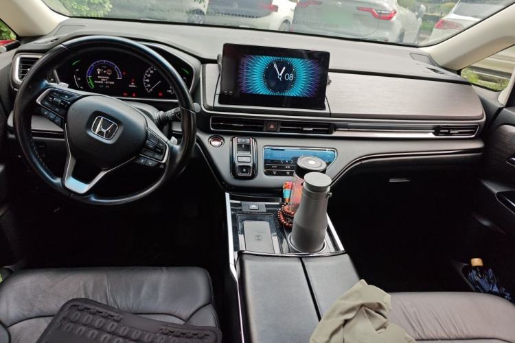 Used Honda Elysion 2022 2.0L eHEV Luxury Edition Center Console