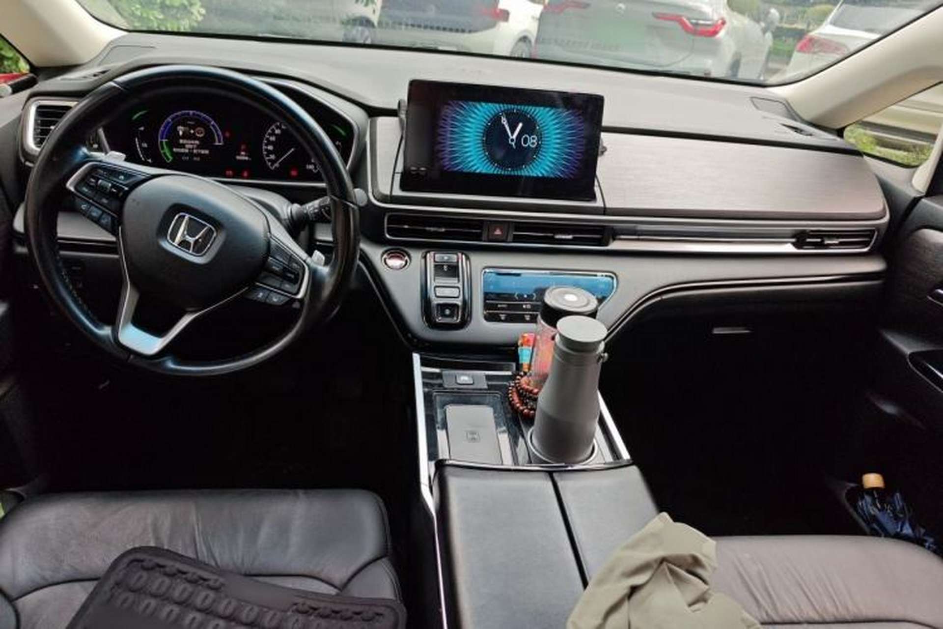 Used Honda Elysion 2022 2.0L eHEV Luxury Edition Center Console