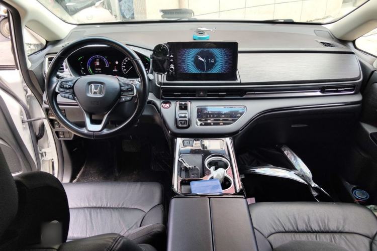 Used Honda Elysion 2022 2.0L eHEV Luxury Edition Center Console