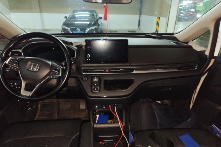 Used Honda Elysion 2022 2.0L eHEV Luxury First Edition Center Console