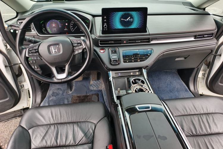 Used Honda Elysion 2022 2.0L eHEV Luxury First Edition Center Console