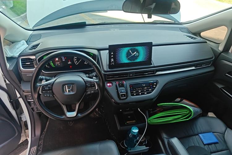 Used Honda Elysion 2022 2.0L eHEV Prestige Edition Center Console