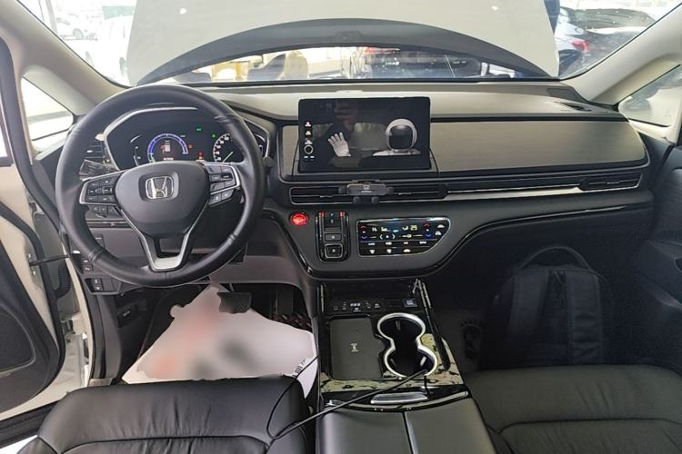 Used Honda Elysion 2022 2.0L eHEV Luxury Edition Center Console