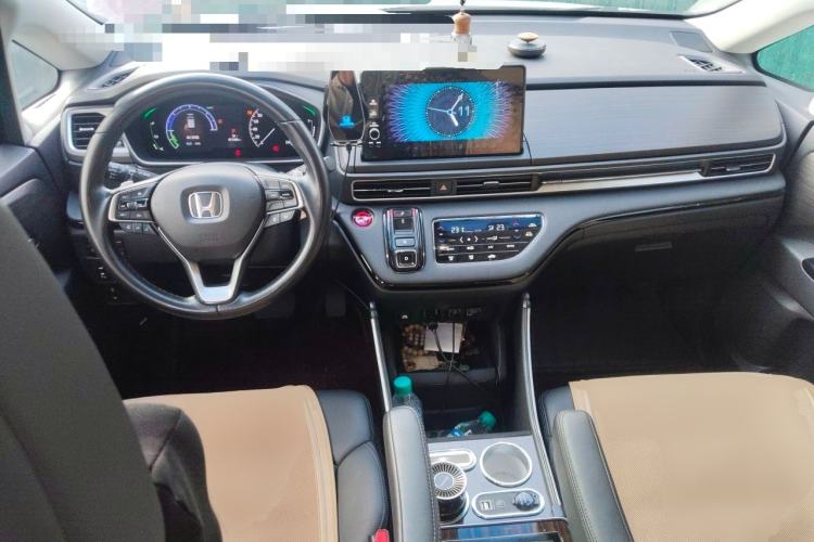 Used Honda Elysion 2022 2.0L eHEV Luxury Edition Center Console
