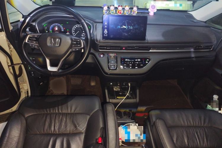 Used Honda Elysion 2022 2.0L eHEV Luxury First Edition Center Console