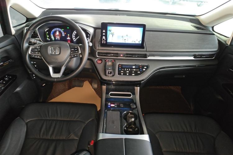 Used Honda Elysion 2022 2.0L eHEV Luxury Edition Center Console