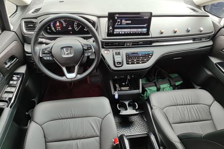 Used Honda Elysion 2022 2.0L eHEV Luxury First Edition Center Console