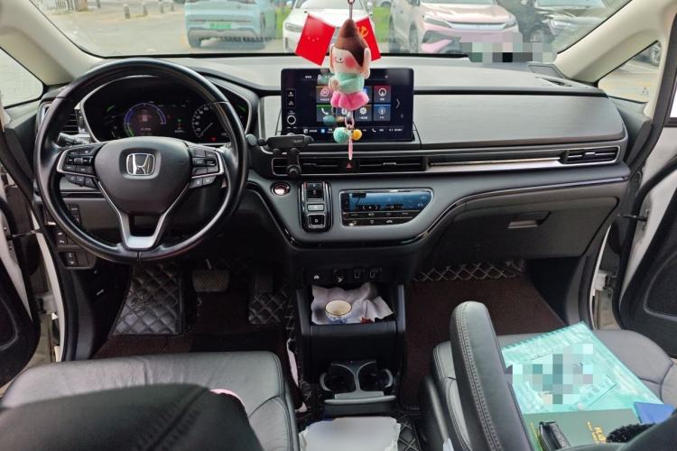 Used Honda Elysion 2022 2.0L eHEV Luxury Edition Center Console