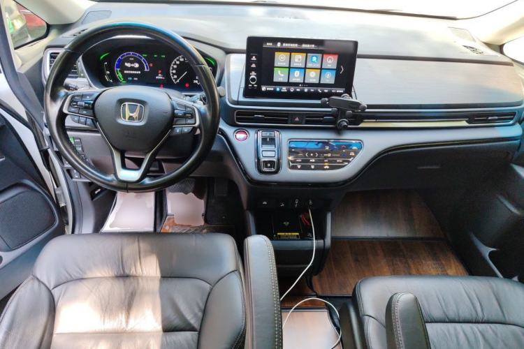Used Honda Elysion 2022 2.0L eHEV Luxury Edition Center Console