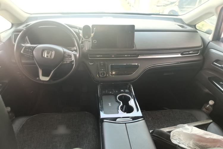 Used Honda Elysion 2022 2.0L eHEV Luxury Edition Center Console