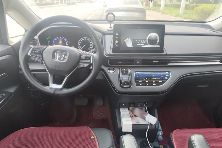 Used Honda Elysion 2022 2.0L eHEV Luxury First Edition Center Console