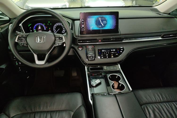 Used Honda Elysion 2022 2.0L eHEV Luxury First Edition Center Console