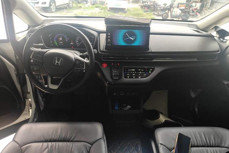 Used Honda Elysion 2022 2.0L eHEV Luxury Edition Center Console