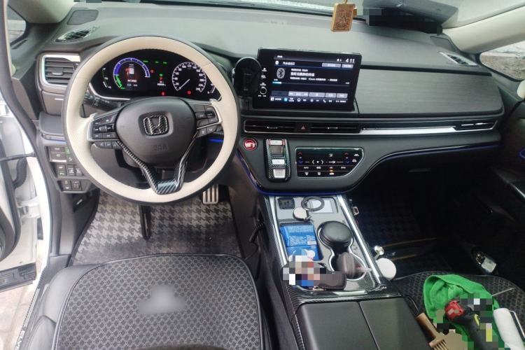 Used Honda Elysion 2022 2.0L eHEV Luxury Edition Center Console