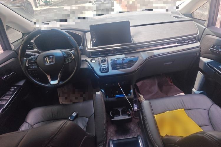 Used Honda Elysion 2022 2.0L eHEV Luxury Edition Center Console