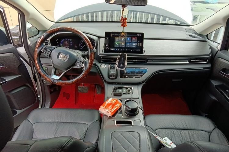 Used Honda Elysion 2022 2.0L eHEV Luxury Edition Center Console