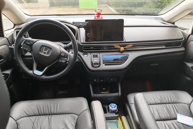 Used Honda Elysion 2022 2.0L eHEV Luxury Edition Center Console