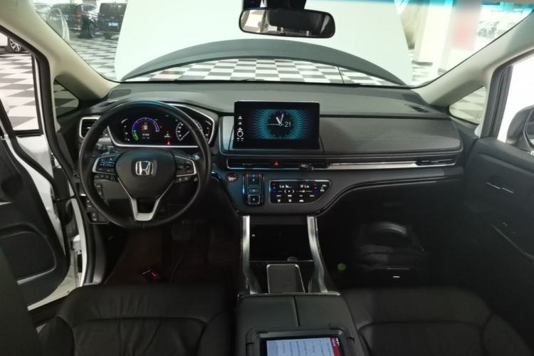Used Honda Elysion 2022 2.0L eHEV Luxury Edition Center Console
