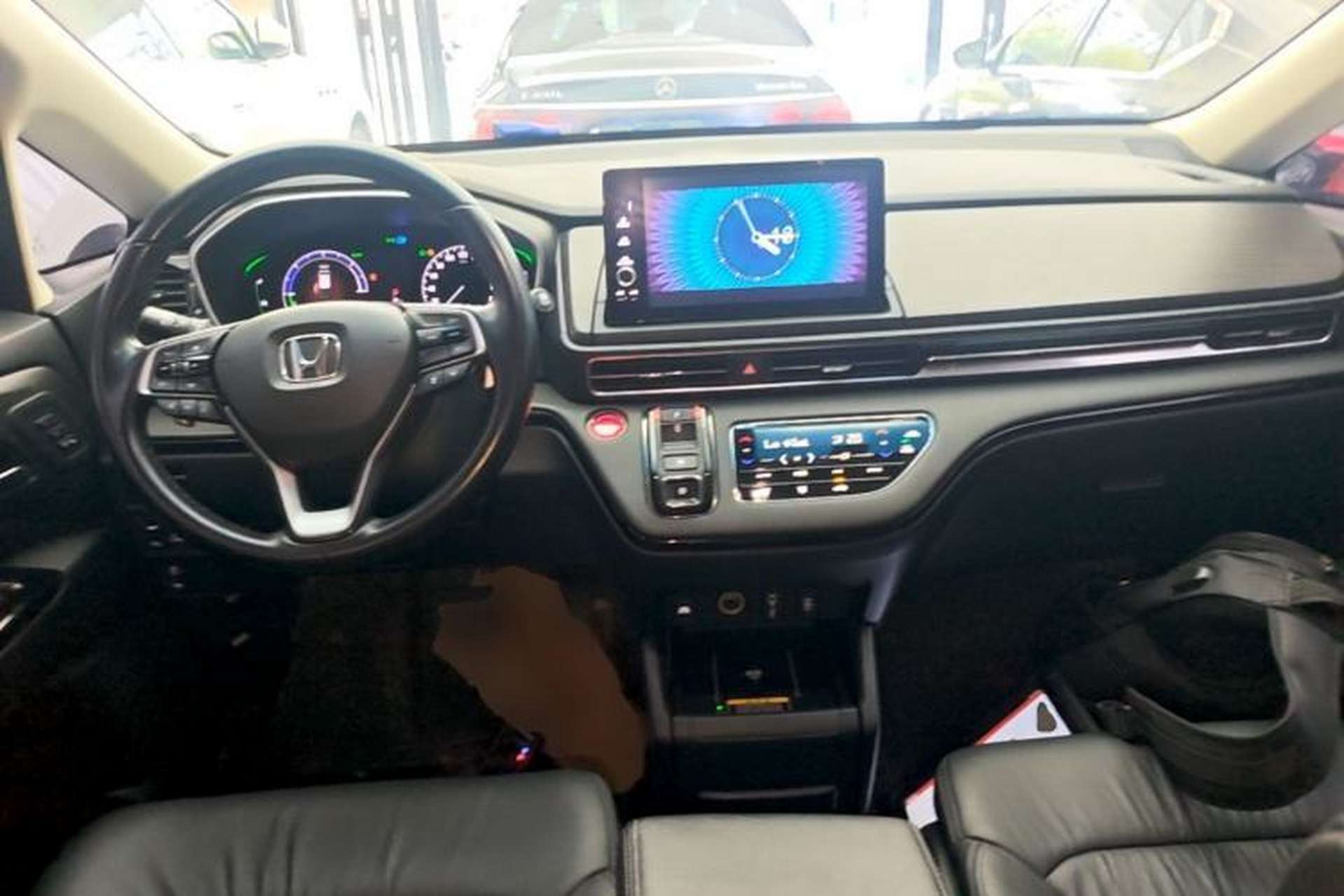 Used Honda Elysion 2022 2.0L eHEV Prestige Edition Center Console