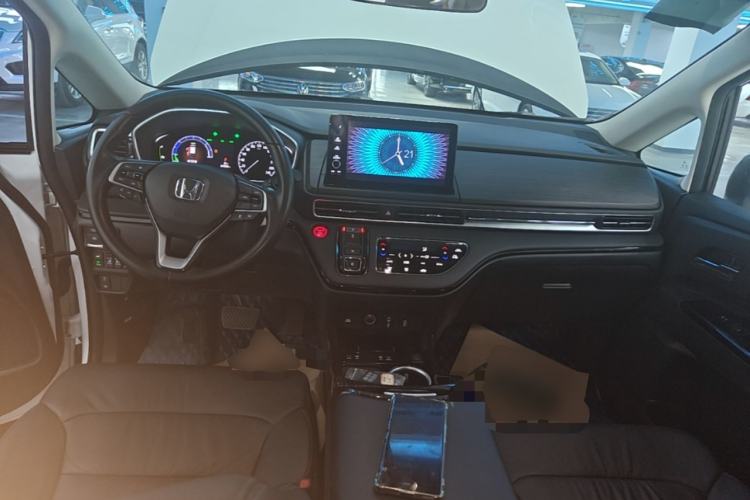 Used Honda Elysion 2022 2.0L eHEV Luxury First Edition Center Console