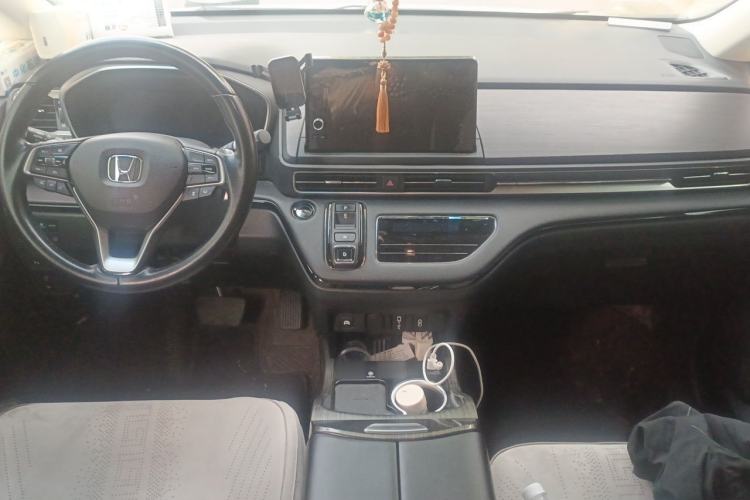 Used Honda Elysion 2022 2.0L eHEV Luxury Edition Center Console