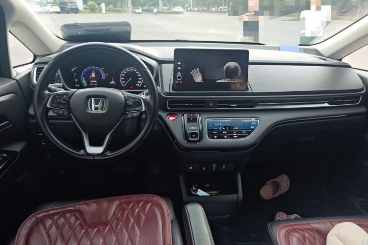 Used Honda Elysion 2022 2.0L eHEV Luxury Edition Center Console