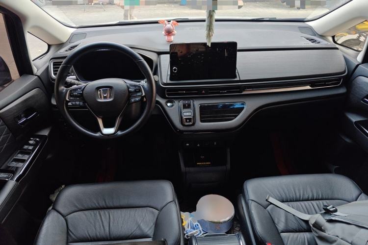 Used Honda Elysion 2022 2.0L eHEV Luxury First Edition Center Console