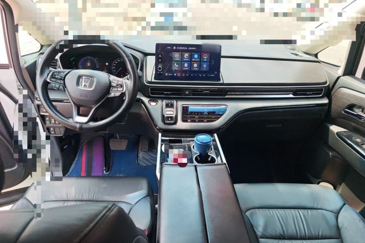 Used Honda Elysion 2022 2.0L eHEV Luxury First Edition Center Console