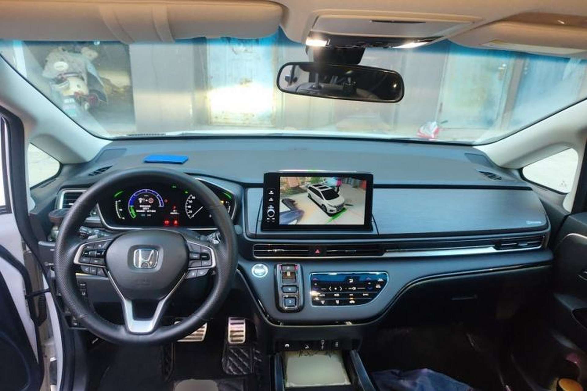 Used Honda Elysion 2022 2.0L eHEV Luxury First Edition Center Console