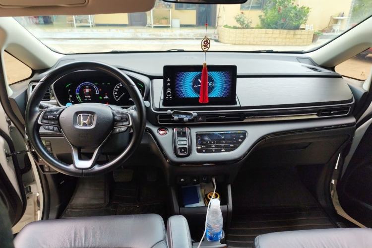 Used Honda Elysion 2022 2.0L eHEV Prestige Edition Center Console
