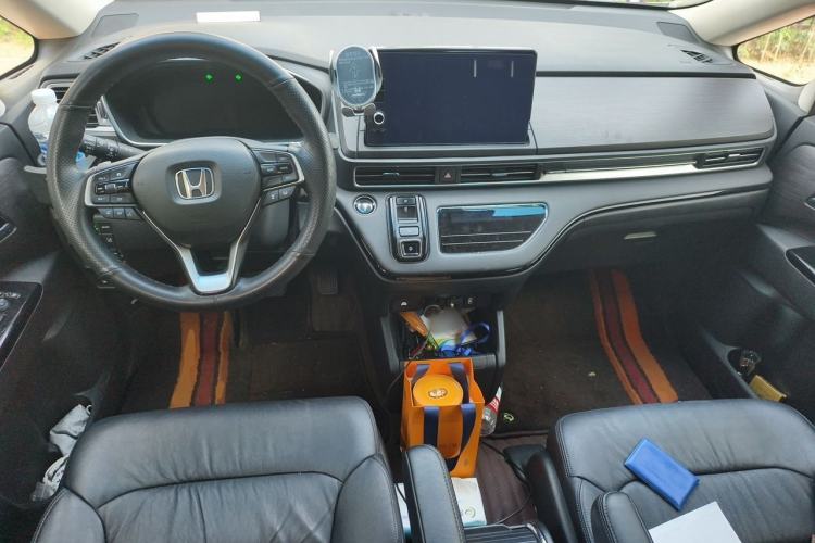 Used Honda Elysion 2022 2.0L eHEV Luxury Edition Center Console
