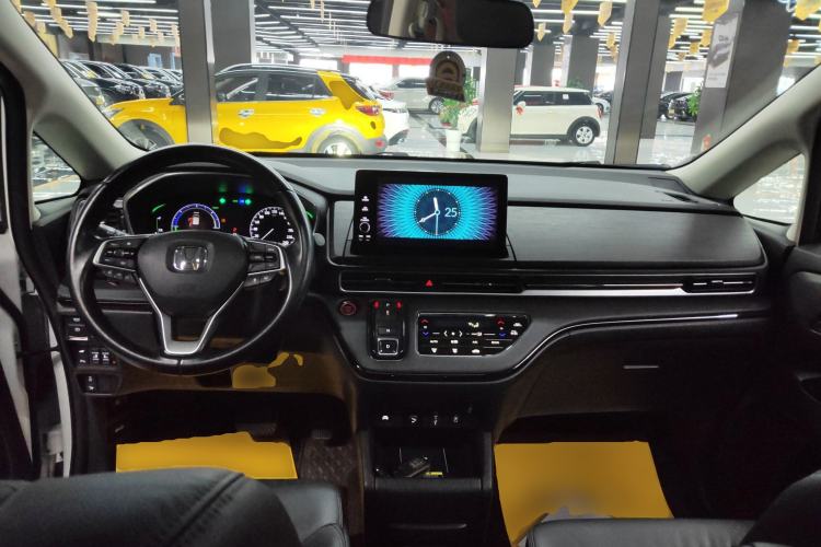 Used Honda Elysion 2022 2.0L eHEV Luxury Edition Center Console