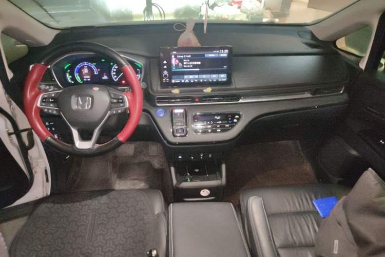 Used Honda Elysion 2022 2.0L eHEV Luxury First Edition Center Console