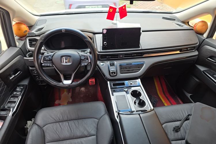 Used Honda Elysion 2022 2.0L eHEV Luxury Edition Center Console