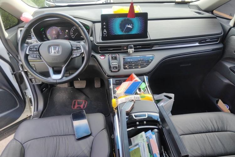 Used Honda Elysion 2022 2.0L eHEV Luxury Edition Center Console